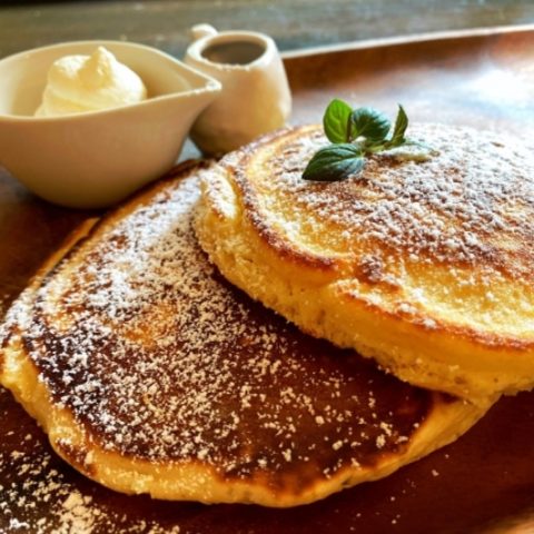 胡麻で香ばしい！米粉ホットケーキ