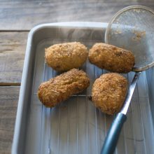 冷めてもサクサク！米粉でつくるポテトコロッケ